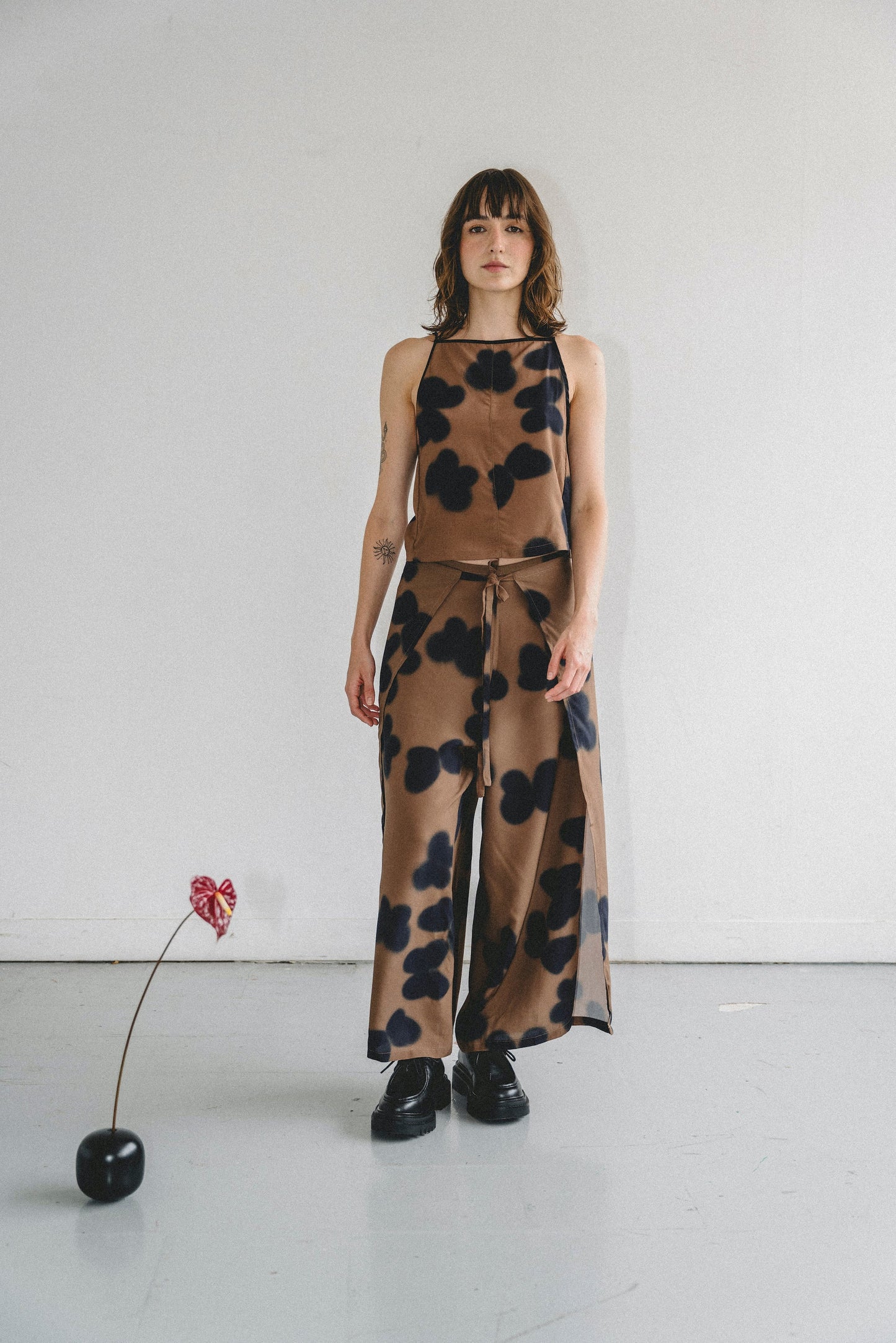 BROWN SHADOWS top