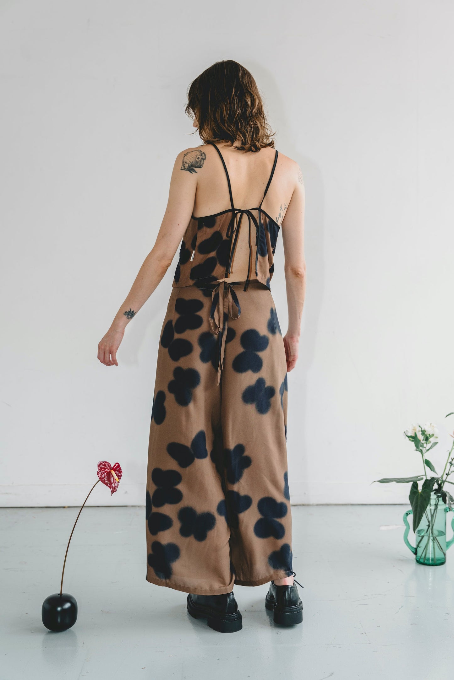 BROWN SHADOWS top