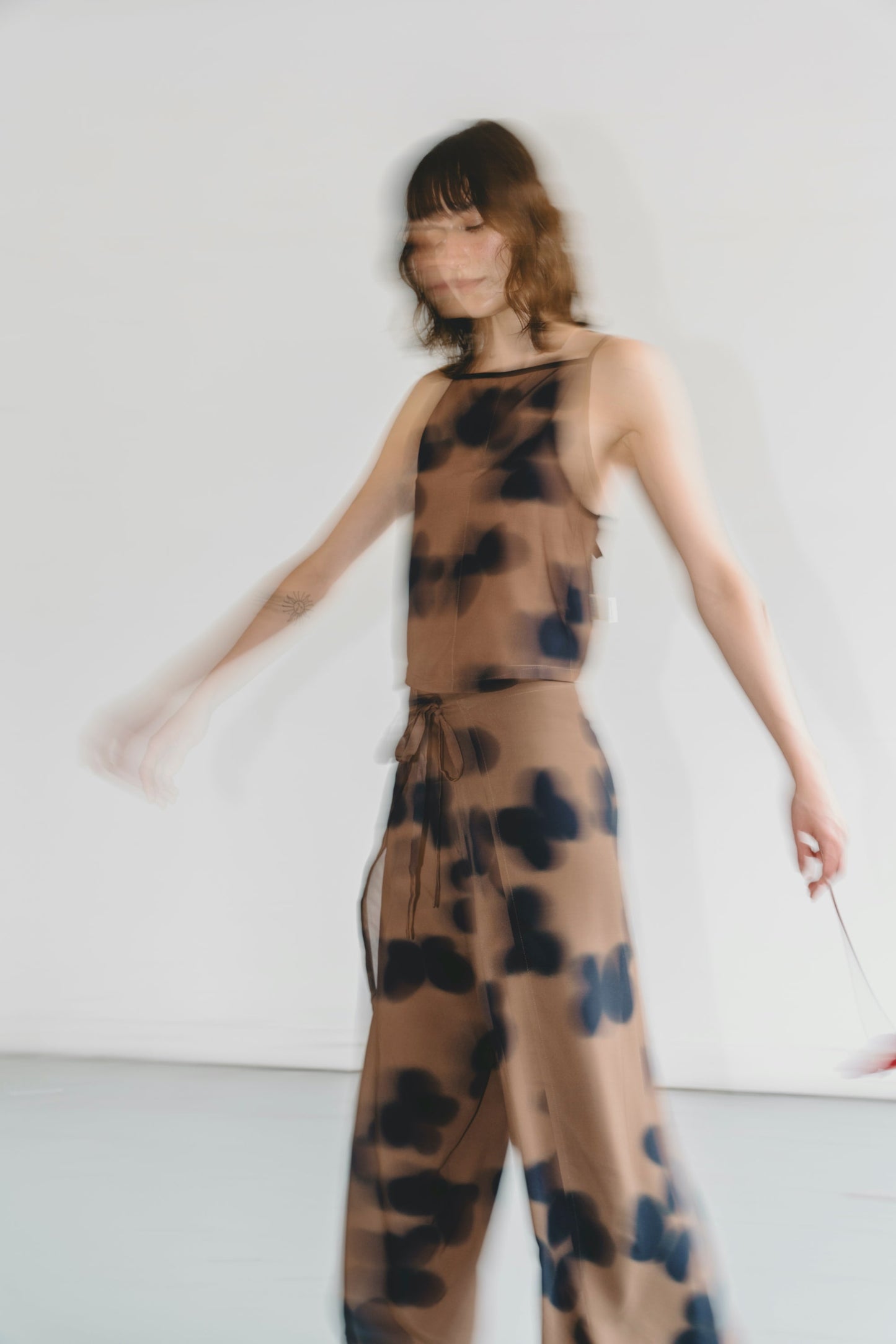 BROWN SHADOWS top