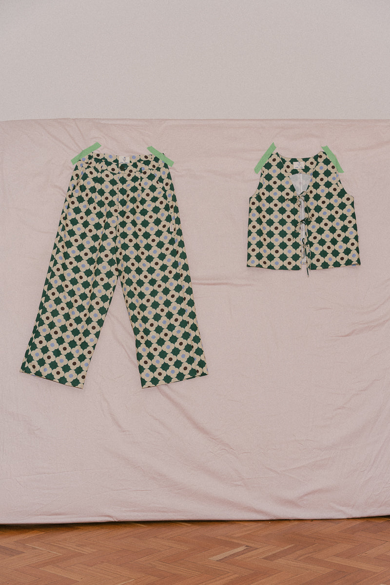 TILES vest