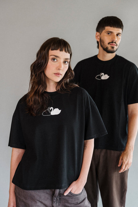 SWANS IN LOVE Unisex T-shirt