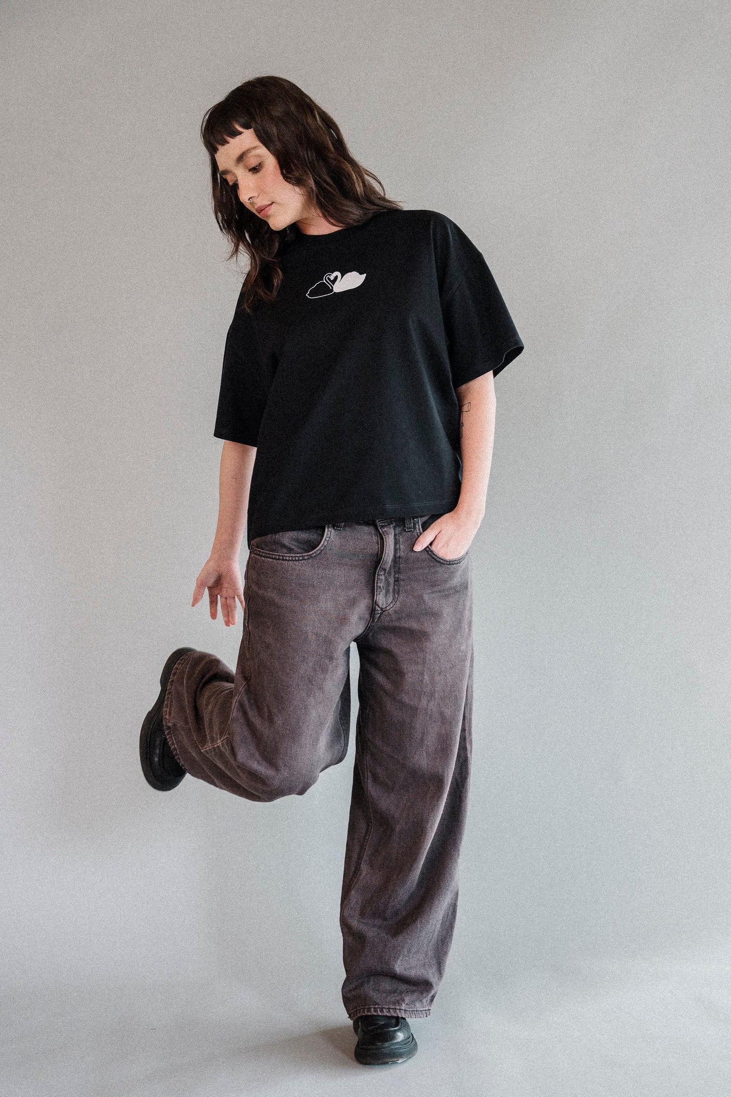 SWANS IN LOVE Unisex T-shirt