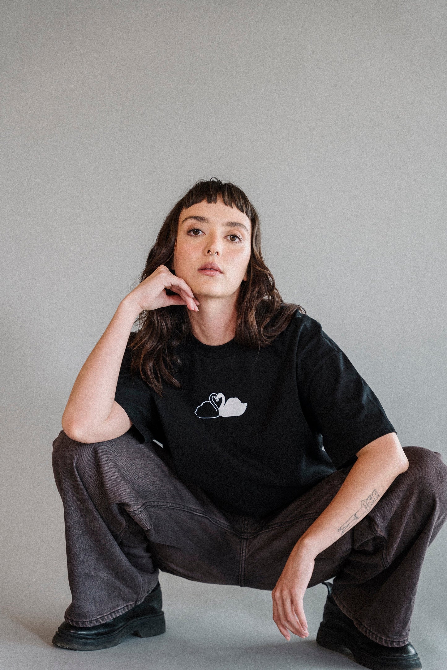 SWANS IN LOVE Unisex T-shirt
