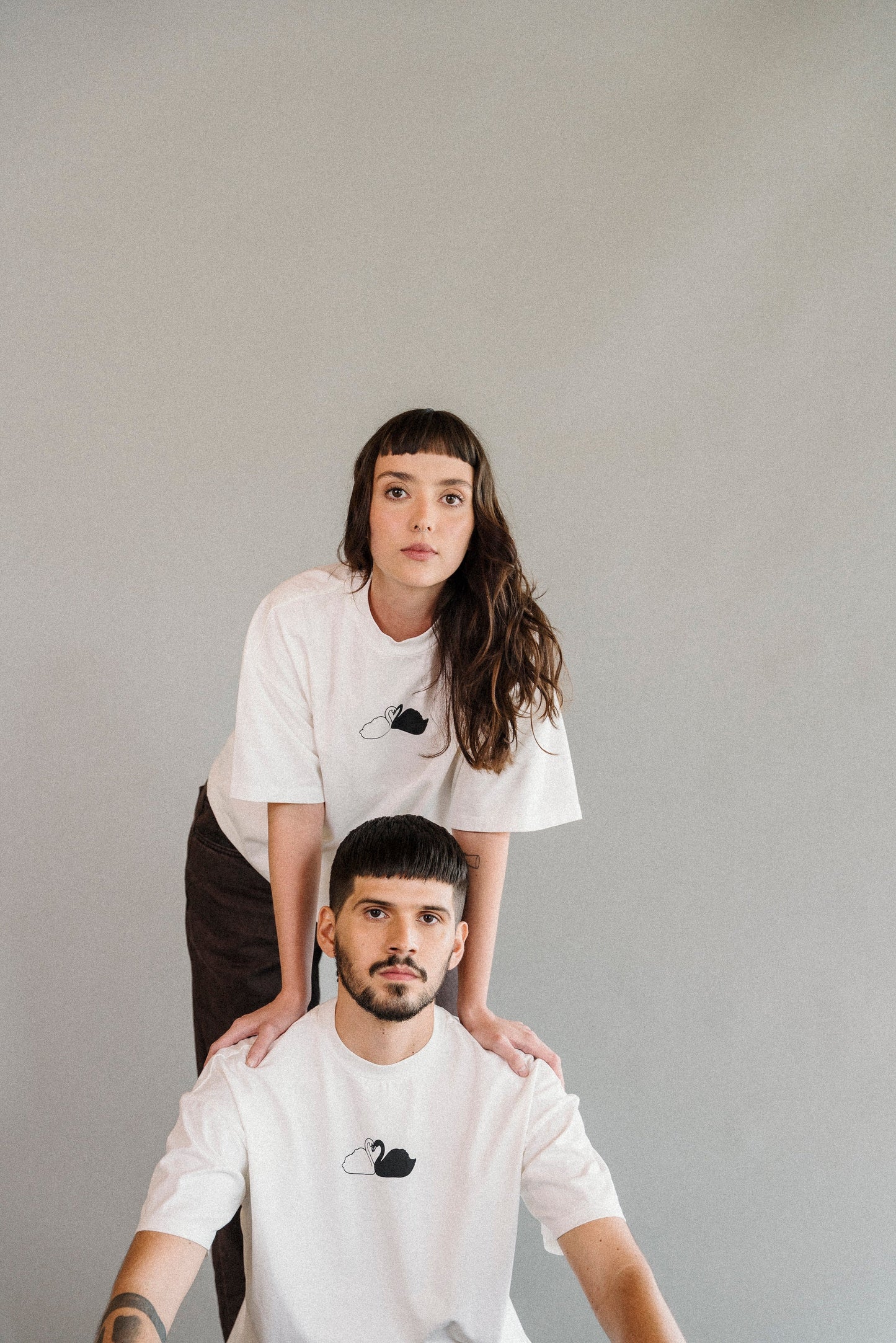 SWANS IN LOVE Unisex T-shirt