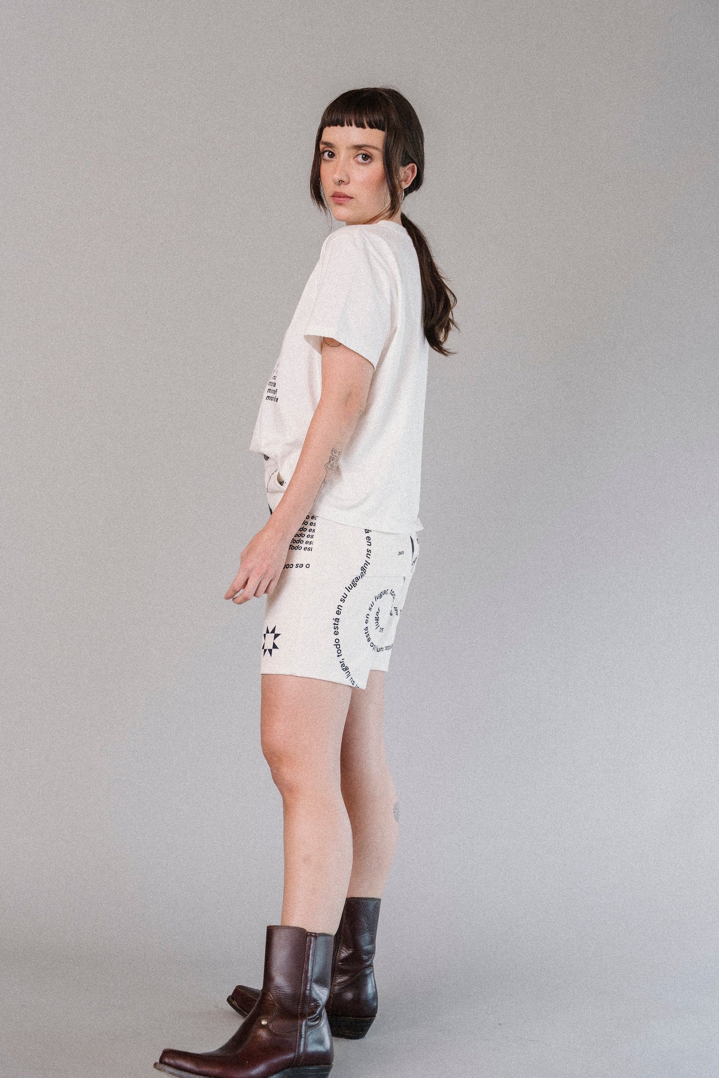 WORDS Crop t-shirt